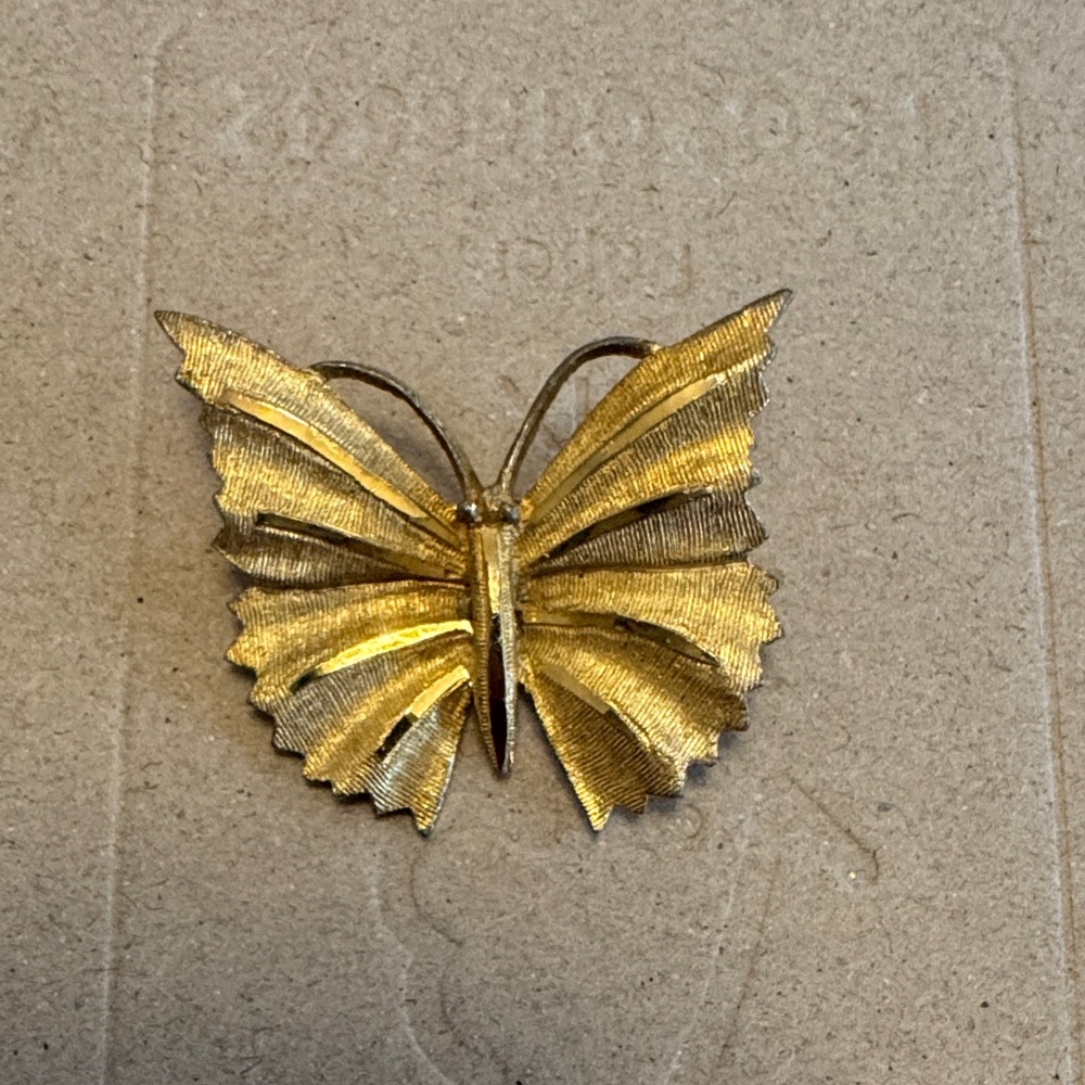 Elegant Gold Butterfly Brooch